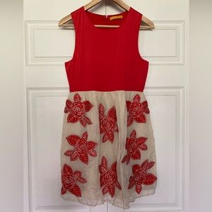 {Alice + Olivia} Silk Blend Fit & Flare Rose Applique Cocktail Dress - Small